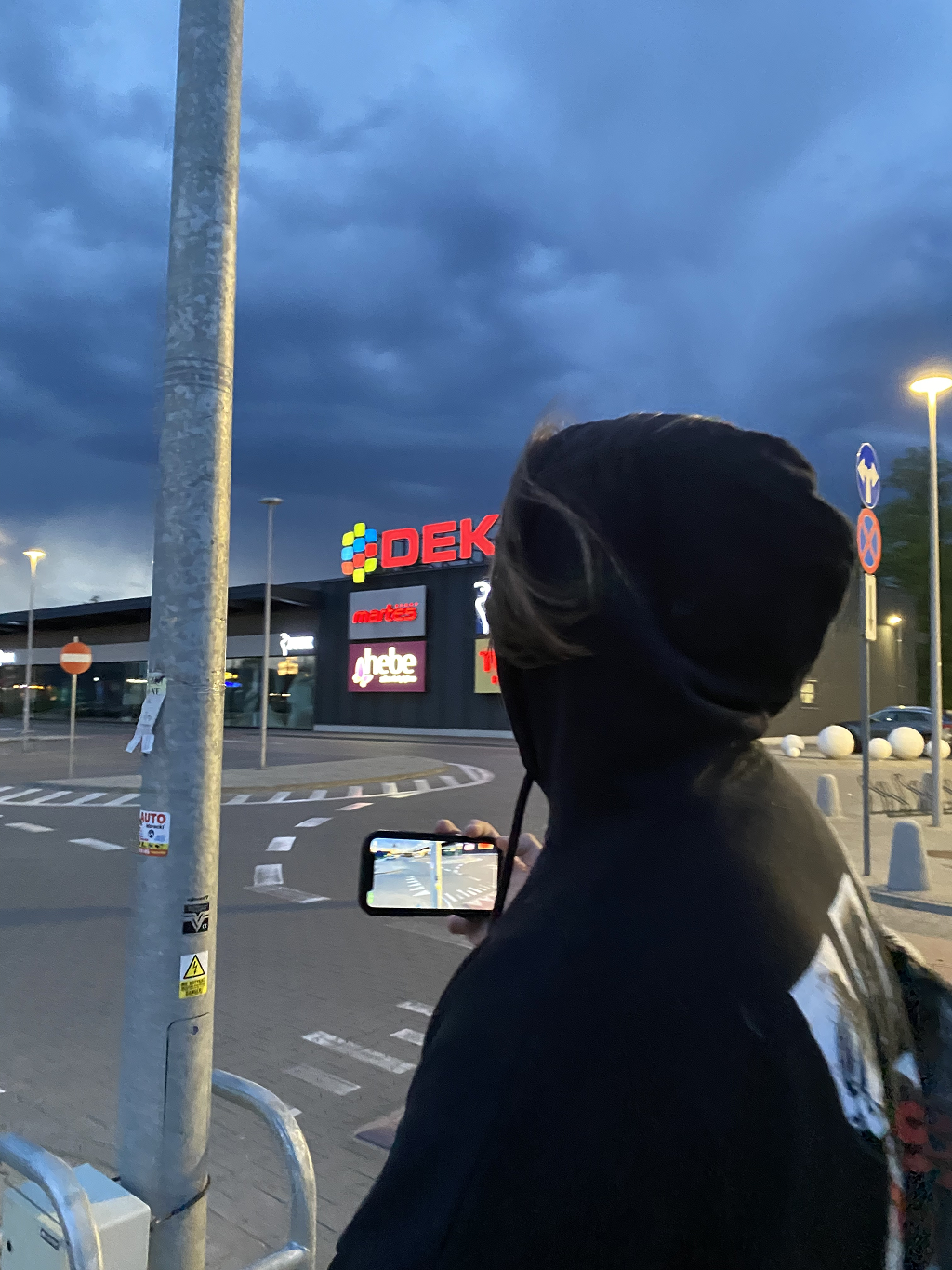 ecs1ze doing something cool